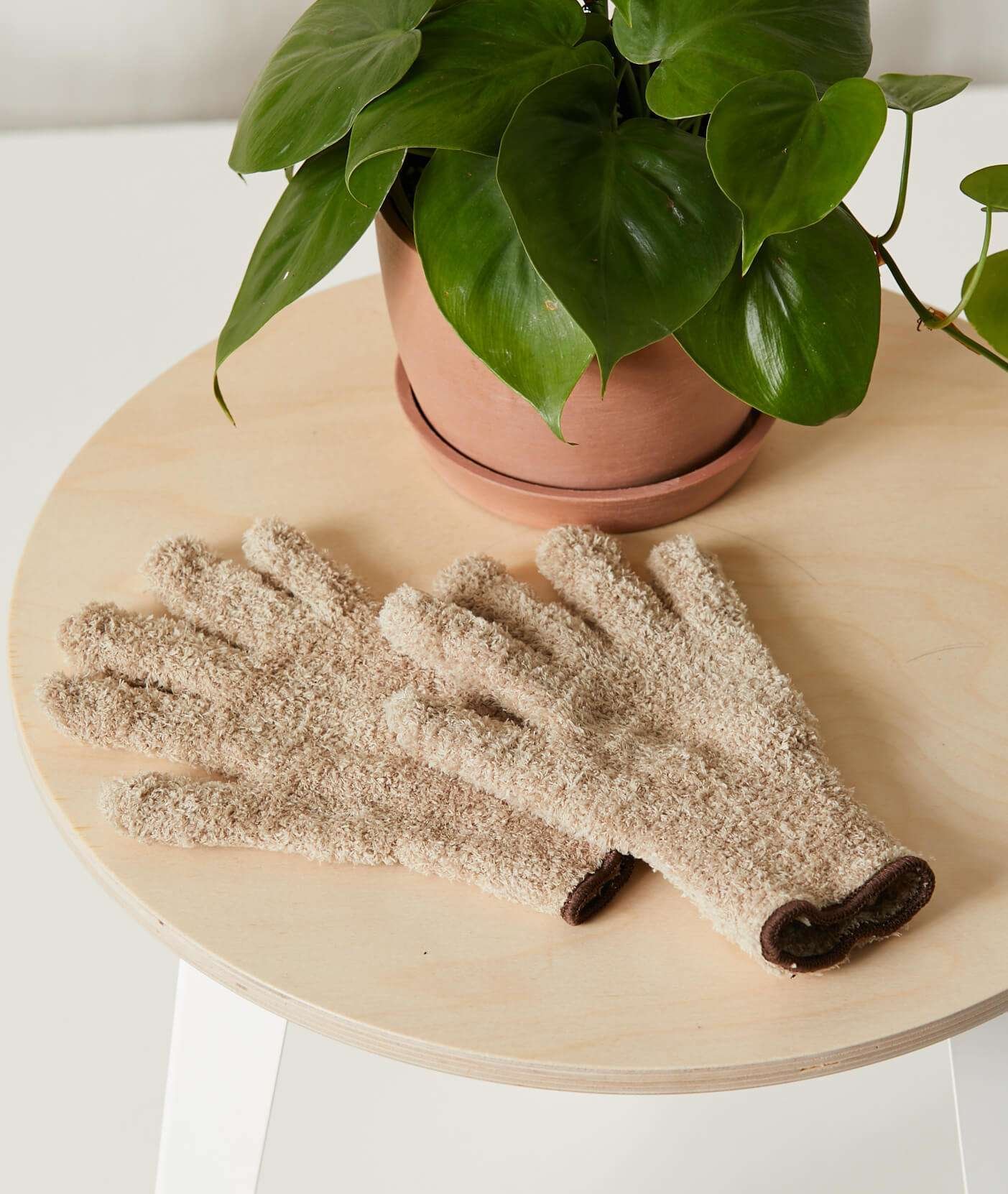 Microfiber Dusting Gloves - Image 4